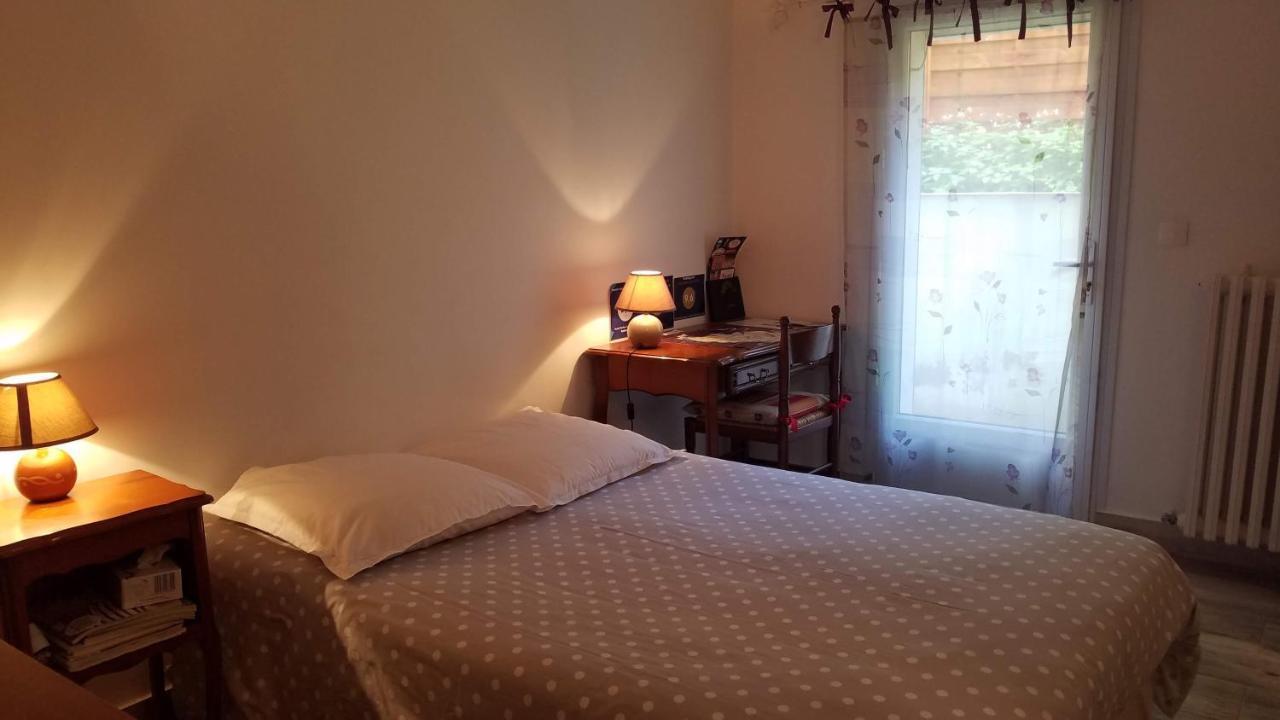 Chambre Avec Jardin Pierre Curie Bry-sur-Marne Exteriör bild